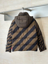 Load image into Gallery viewer, FD476 F Reversable 90 White Duck Down Jacket
