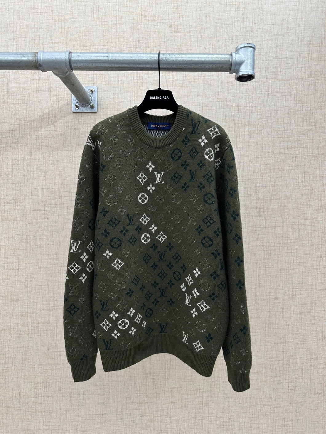 LU2164 1V Monogam Surplus Camo Sweater