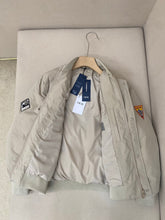 Load image into Gallery viewer, DR1148 CD Jacket
