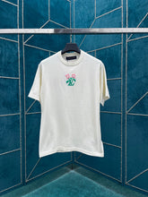 Load image into Gallery viewer, LU1604 1V Blooming Knitted T-shirt
