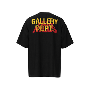 Gallery watching shirt
