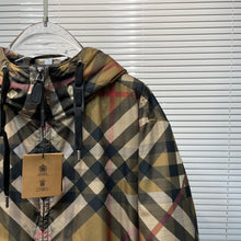 Load image into Gallery viewer, Berry windbrekaer 2023
