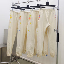 Load image into Gallery viewer, Gallery cream joggers 23
