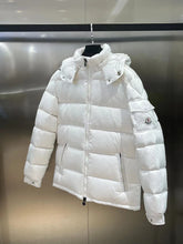 Load image into Gallery viewer, Moncler maya down 23
