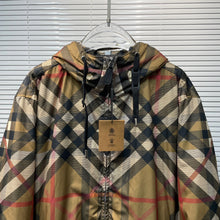 Load image into Gallery viewer, Berry windbrekaer 2023
