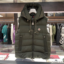 Load image into Gallery viewer, MC1581 Moncl 2022 Cardamine Down Waistcoat

