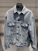 Load image into Gallery viewer, BB crest denim embroidered denim jacket
