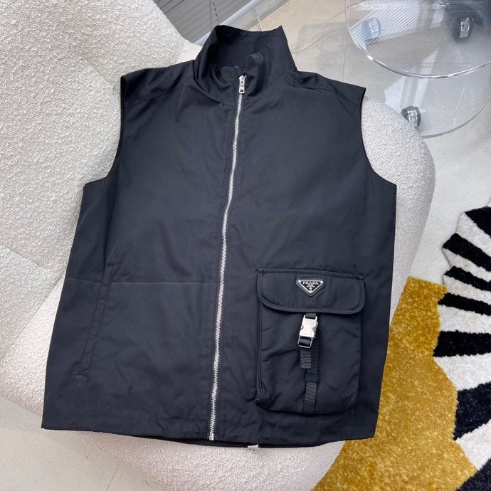 P pocket vest