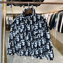 Load image into Gallery viewer, DD furry zip one classic color
