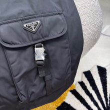 Load image into Gallery viewer, P pocket vest
