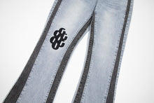 Load image into Gallery viewer, Gallery flare black Gs
