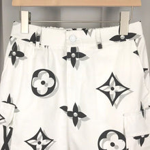 Load image into Gallery viewer, Monogram white and black set
