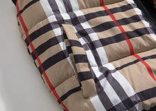 Load image into Gallery viewer, Berry bubble vest classic
