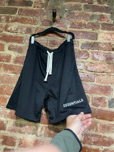 Essential black mesh short